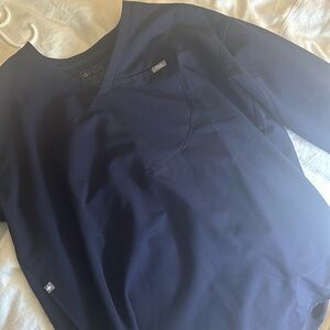 Small Long sleeve navy figs top